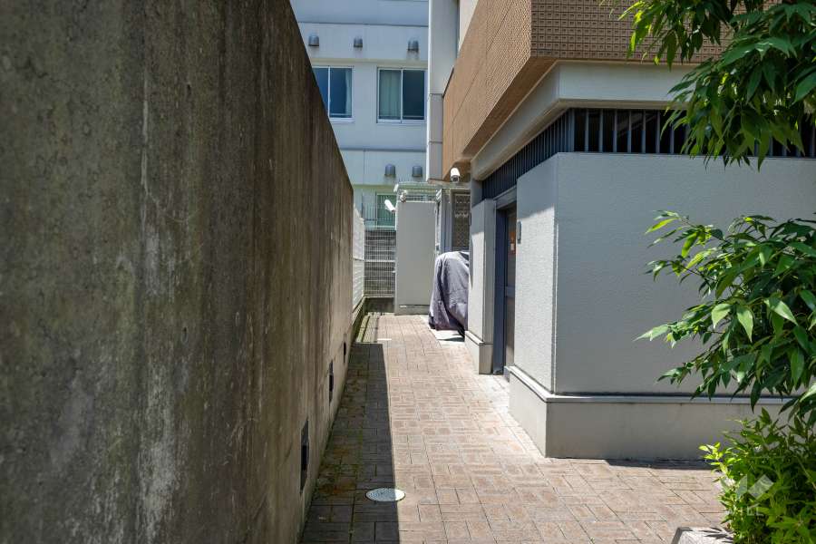 駐輪場とバイク置場
