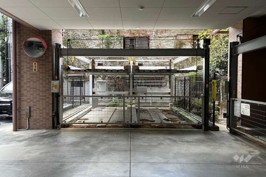 敷地内駐車場（屋内機械式）