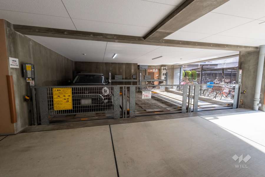 敷地内駐車場（屋内機械式）