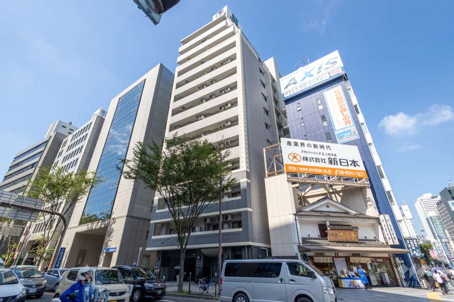 エステムプラザ梅田EASTの外観（北東側から）