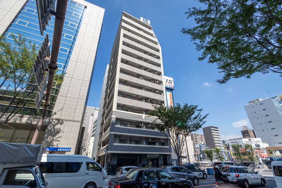 エステムプラザ梅田EASTの外観（南東側から）