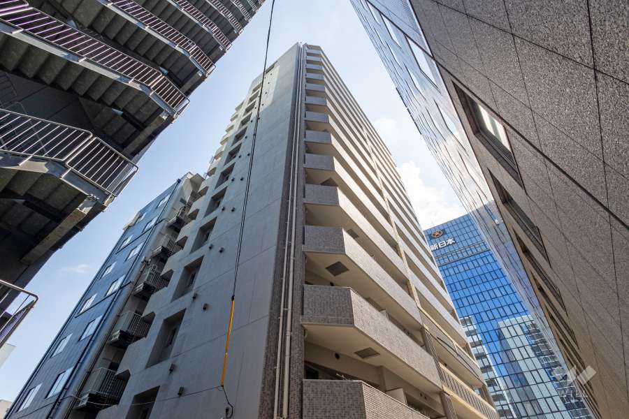 エステムプラザ梅田EASTの外観（南西側から）