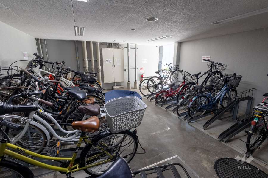 屋内に設けられた駐輪場