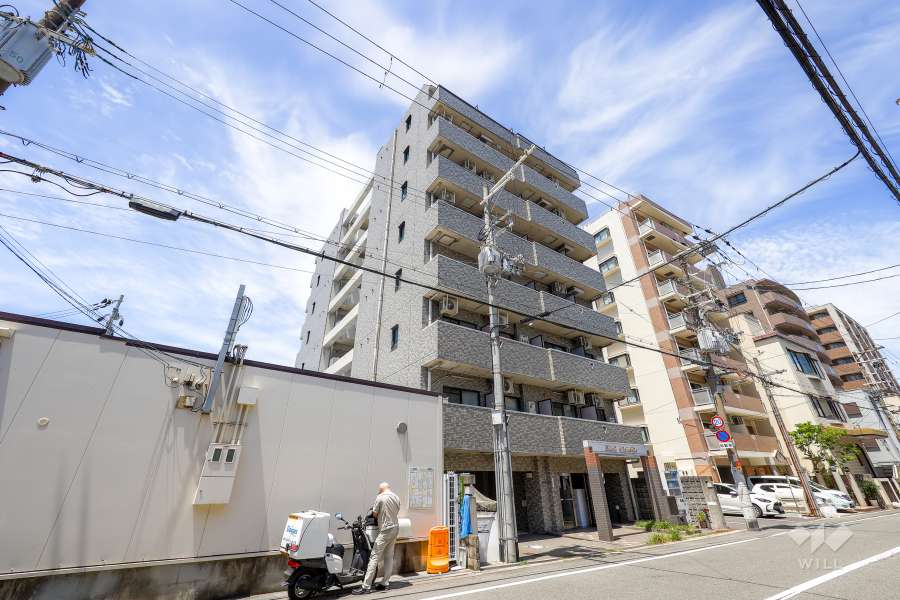 エスリード北梅田の外観（南東側から）