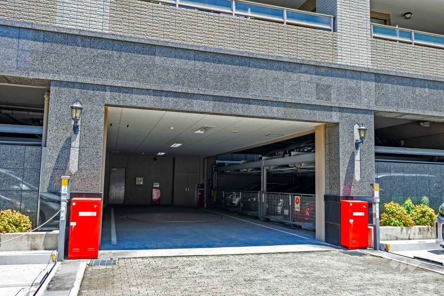 駐車場の出入り口・敷地内駐車場（屋内機械式）