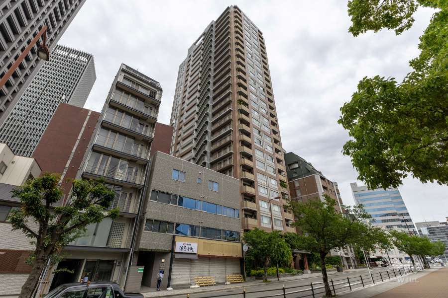 グランスイート中之島タワーの外観（西側から）