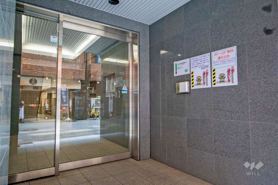 エントランスはオートロック付きです。