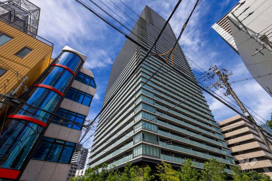 グランドメゾン新梅田タワーTHE-CLUB-RESIDENCEの外観（南西側から）