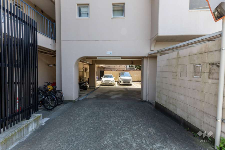 駐車場の出入り口