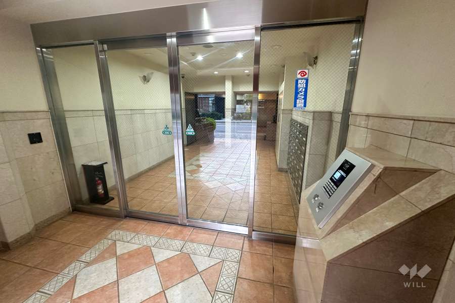エントランスはオートロック付です