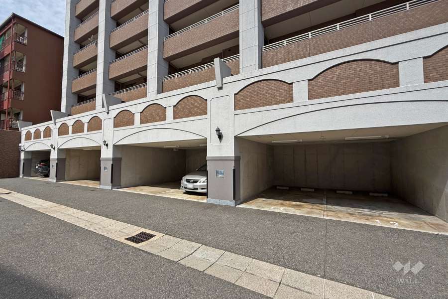 敷地内駐車場（屋内平面式）