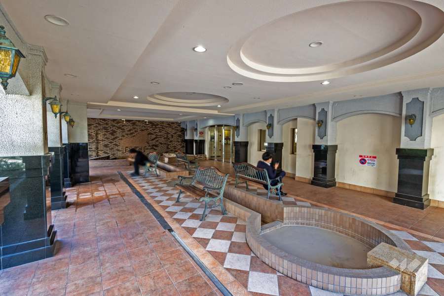 エントランスホール