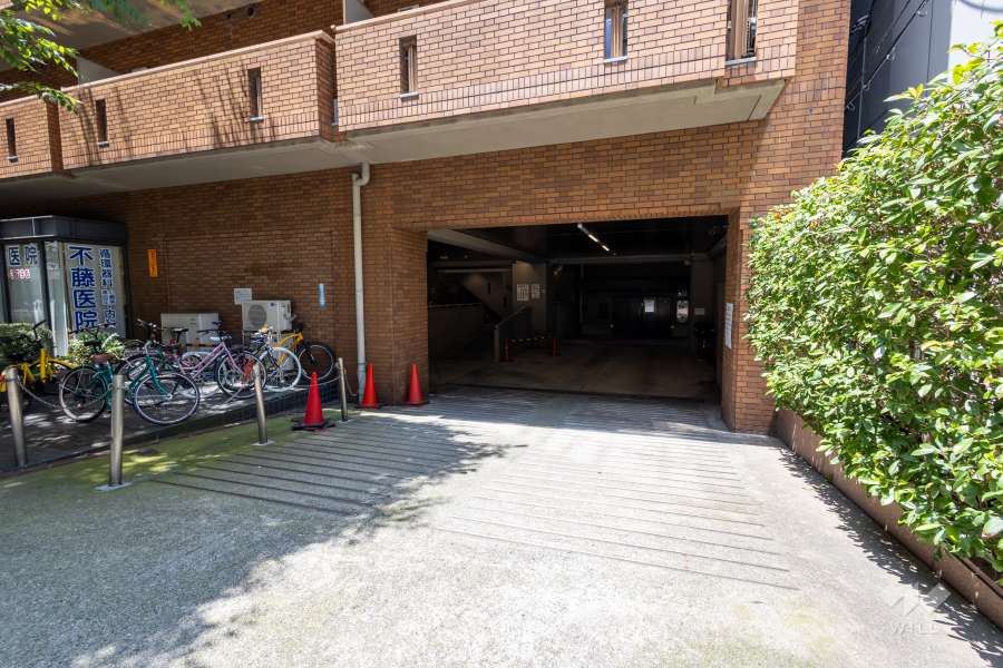 駐車場の出入り口