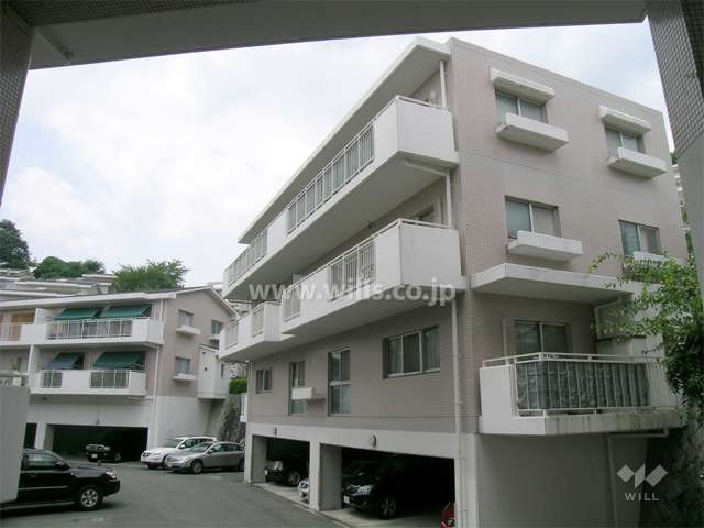 ロイヤルヒルズ箕面Ｋ棟の外観