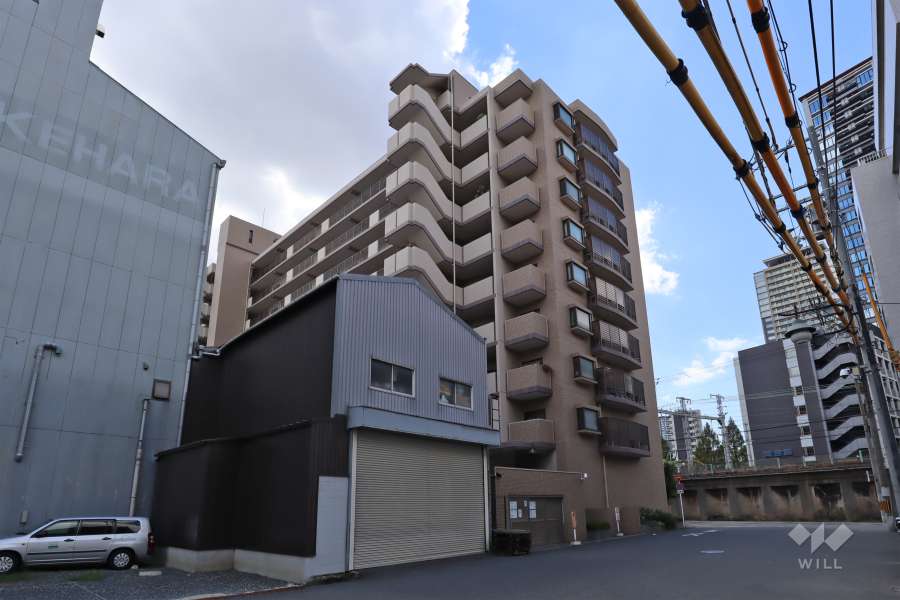 ディオフェルティ北梅田の外観（東側から）