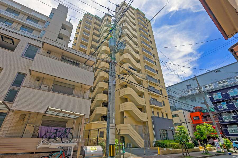 ネバーランド新梅田の外観（北東側から）