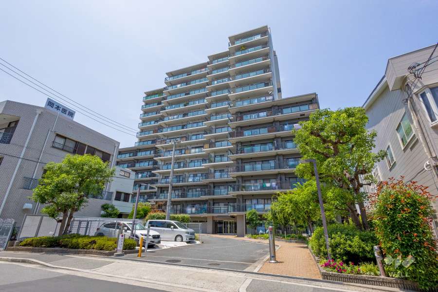 パークプラザ北梅田の外観（南東側から）