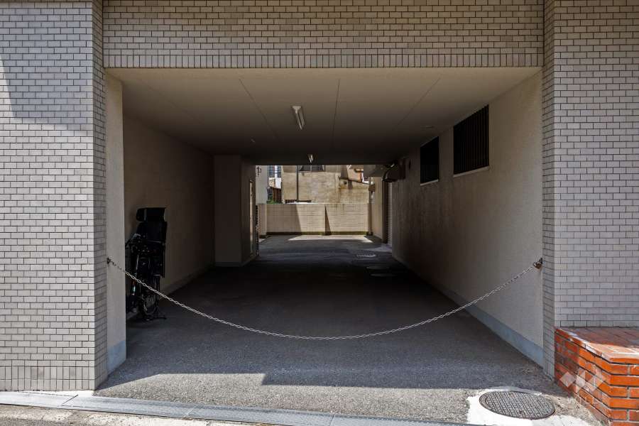 駐車場の出入り口