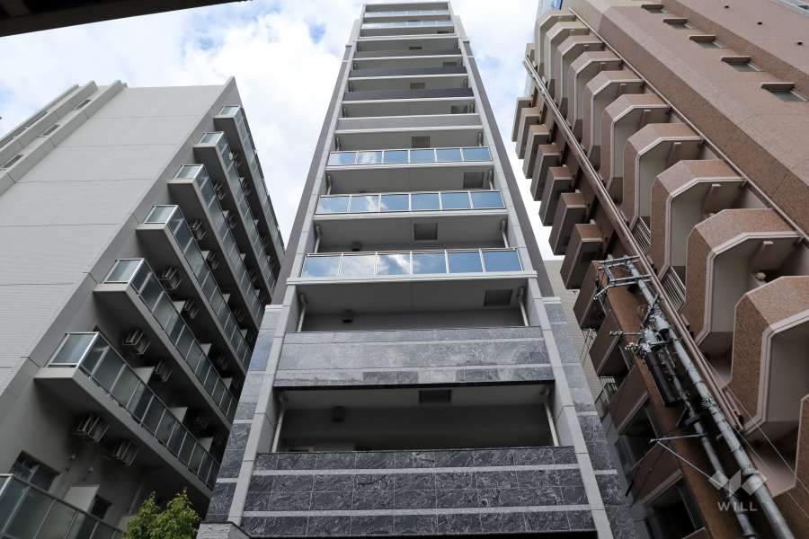 プレサンスロジェ梅田ノースの外観（西側から）