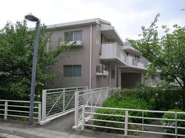 ロイヤルヒルズ箕面Ｍ−１棟の外観