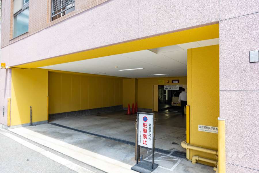 駐車場の出入り口