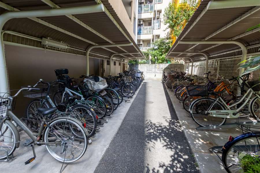 駐輪場（屋根付き）