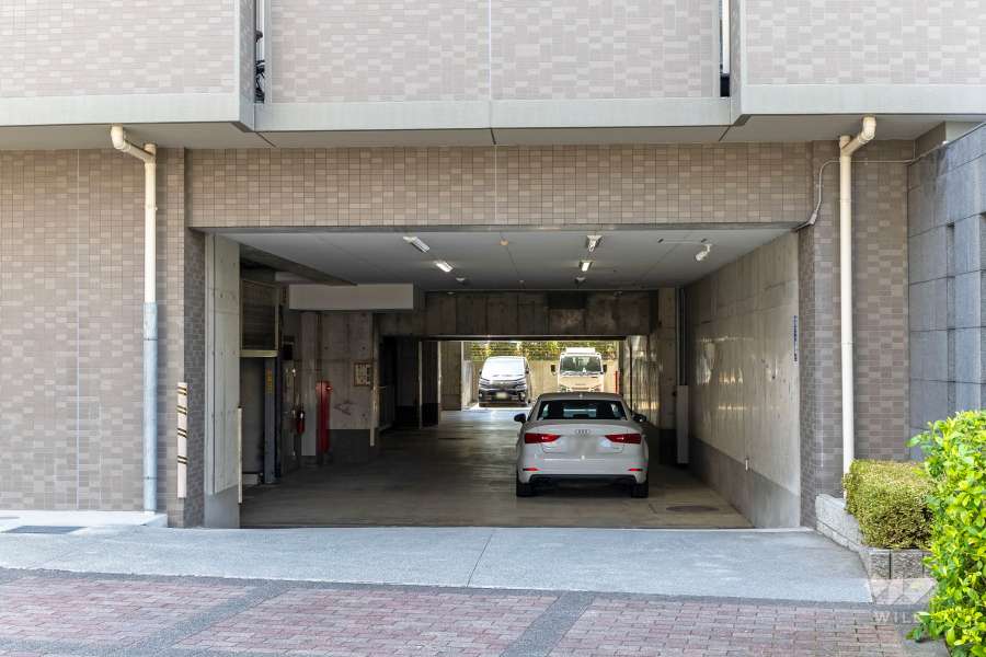 駐車場の出入り口