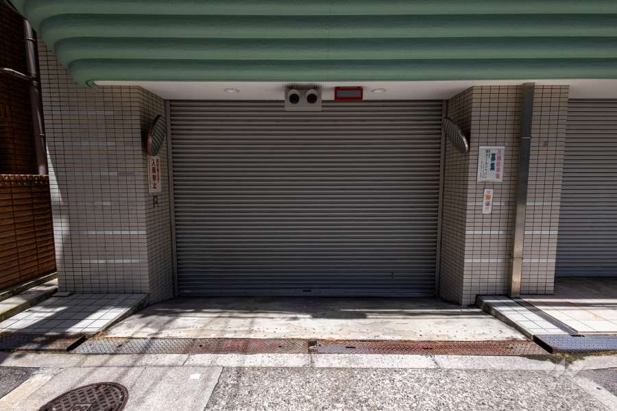 駐車場の出入り口