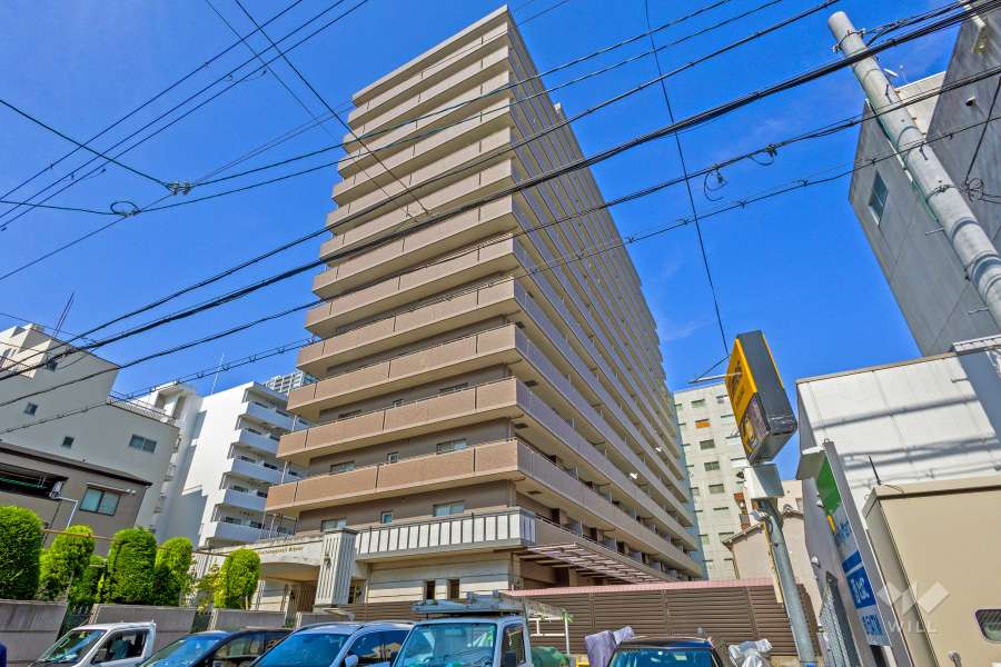 ライオンズマンション天神橋筋六丁目の外観（南西側から）