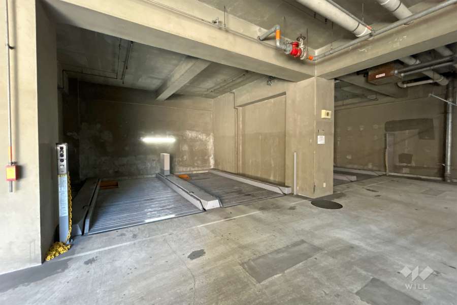 敷地内駐車場（屋内機械式）　　