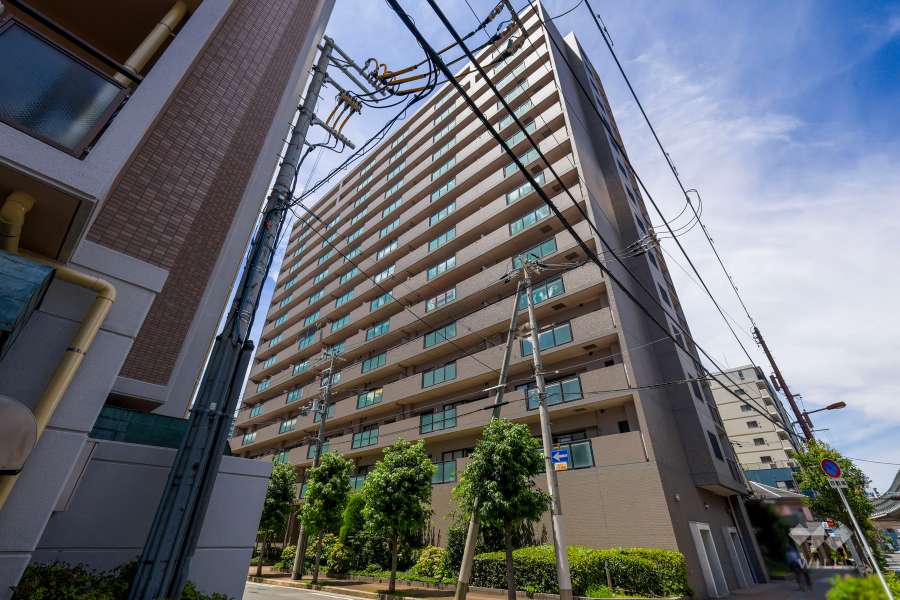 リベールシティ新梅田の外観（南東側から）