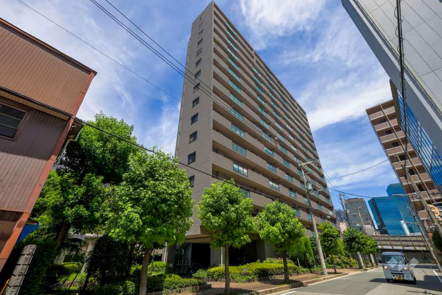 リベールシティ新梅田の外観（南西側から）