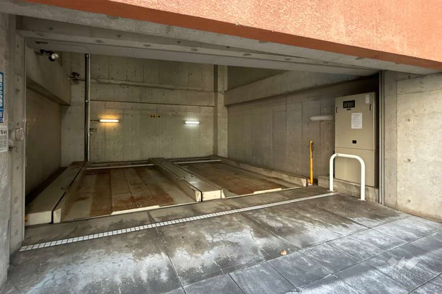 敷地内駐車場（屋内機械式）
