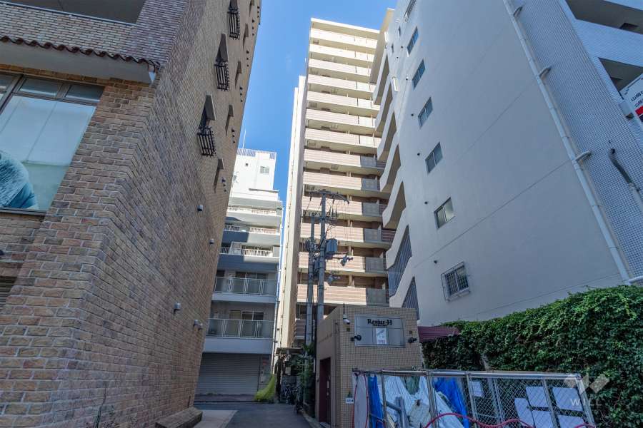 レジュールアッシュ梅田イーストの外観（北西側から）