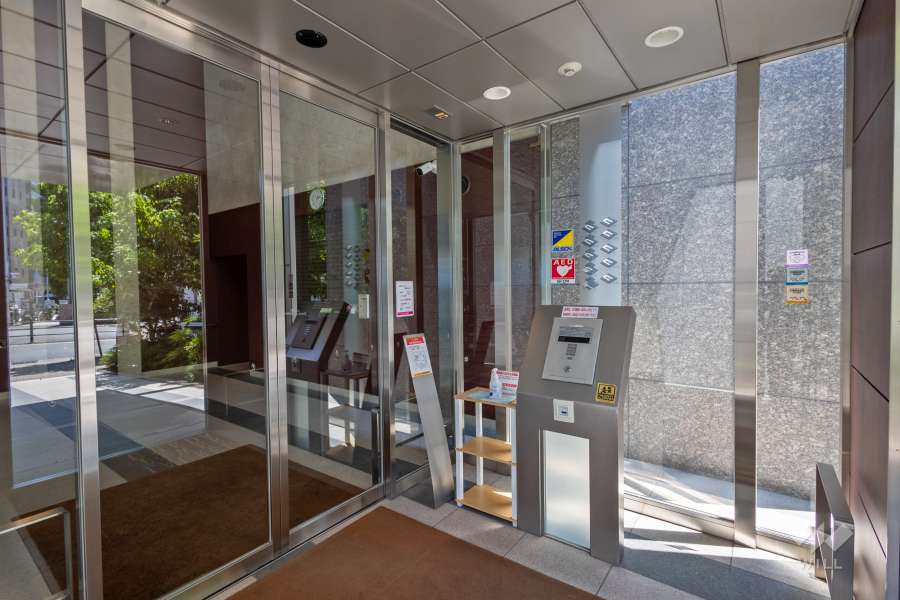 エントランス（オートロック付き）