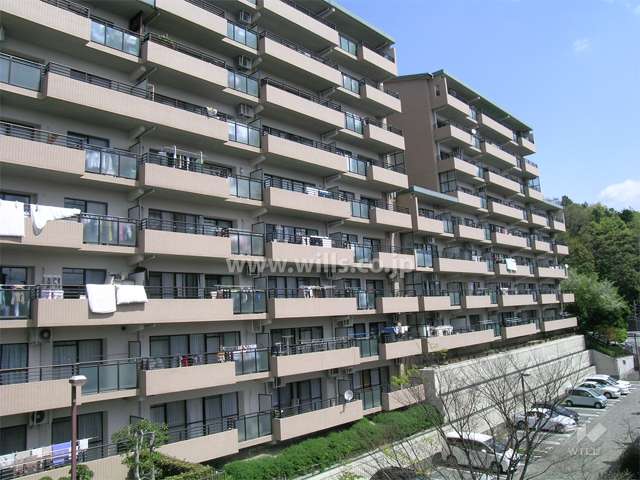 手前が10号棟、奥が9号棟です。