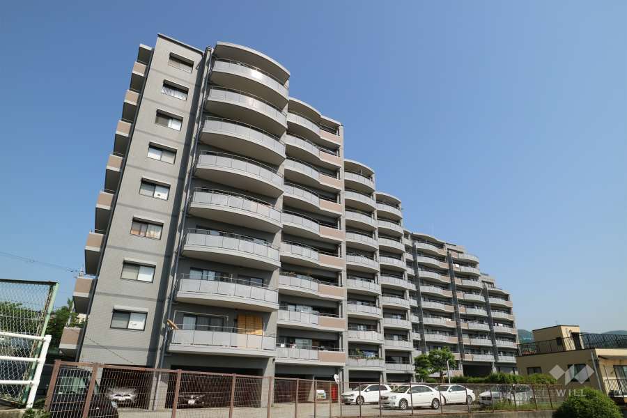 フォルム箕面の外観（南東側から）