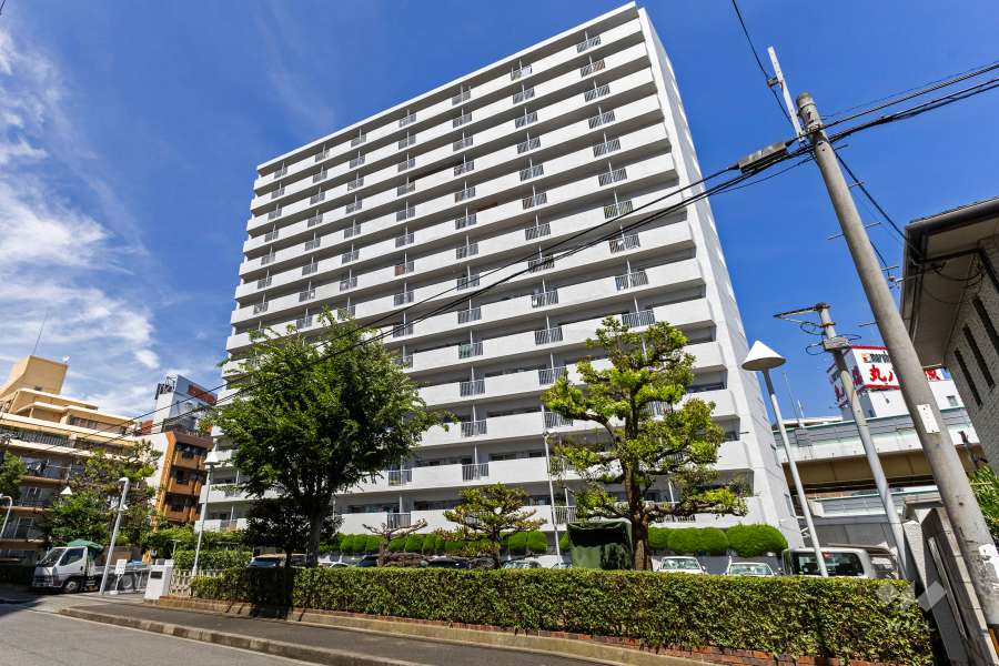 中津グランドハイツの外観（南西側から）