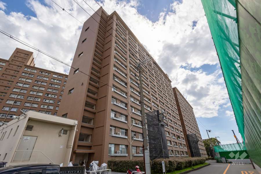 中津リバーサイドコーポA棟の外観（北東側から）