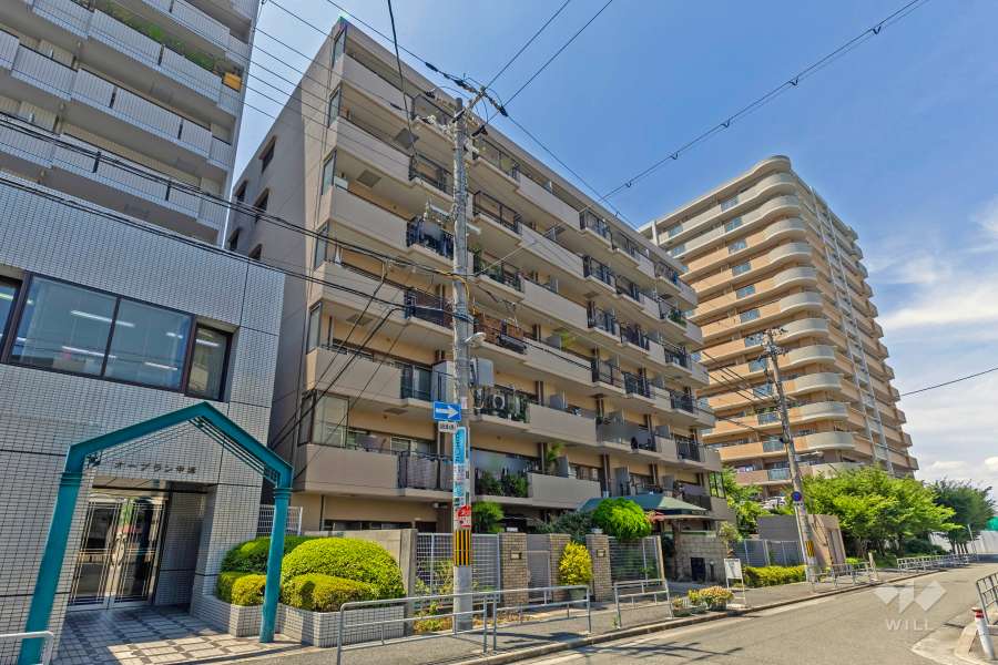 朝日プラザ中津の外観（南東側から）