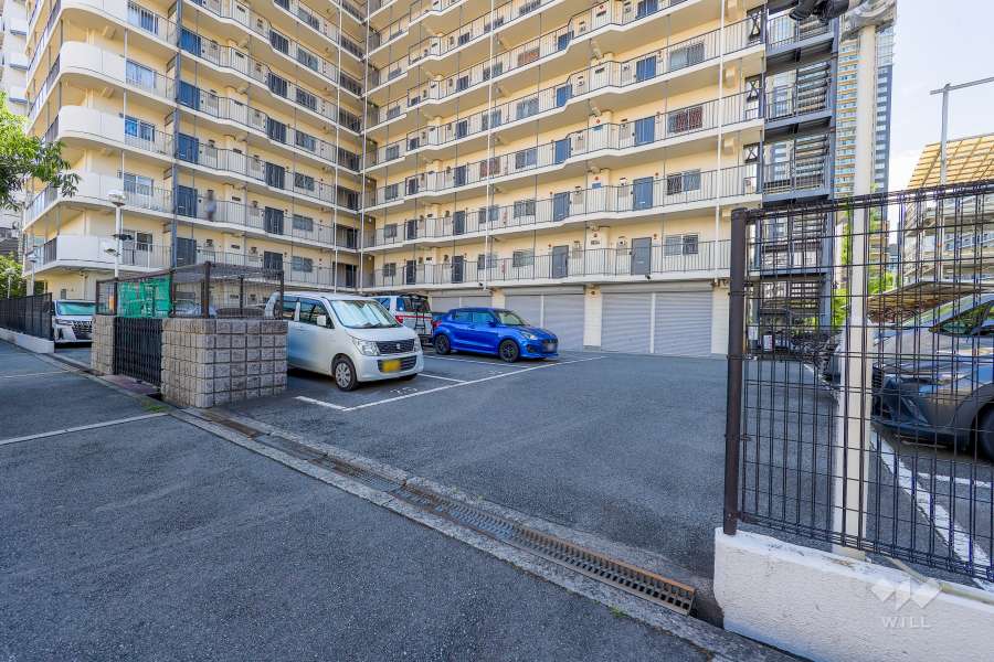 駐車場の出入り口