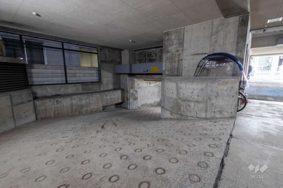 駐車場の出入り口　