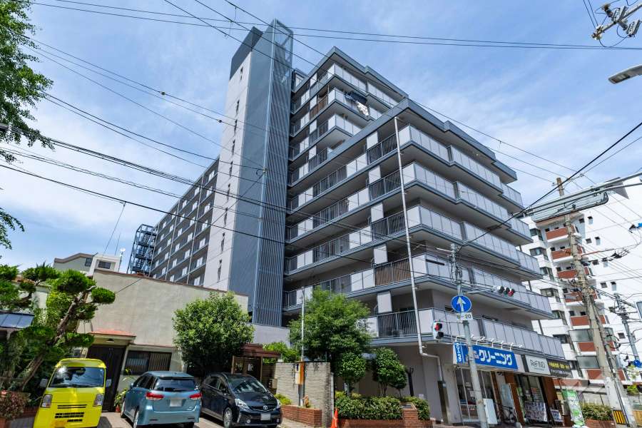 洋伸扇町シティハイツの外観（南西側から）