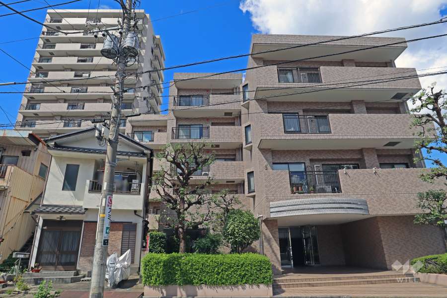 川口本町パーク・ホームズの外観（南側から）