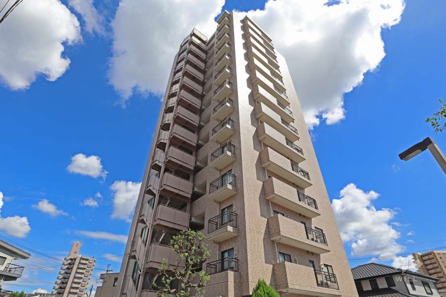 川口本町パーク・ホームズの外観（北西側から）