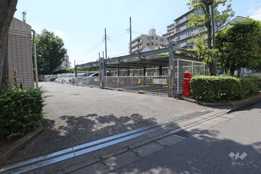 駐車場の出入り口