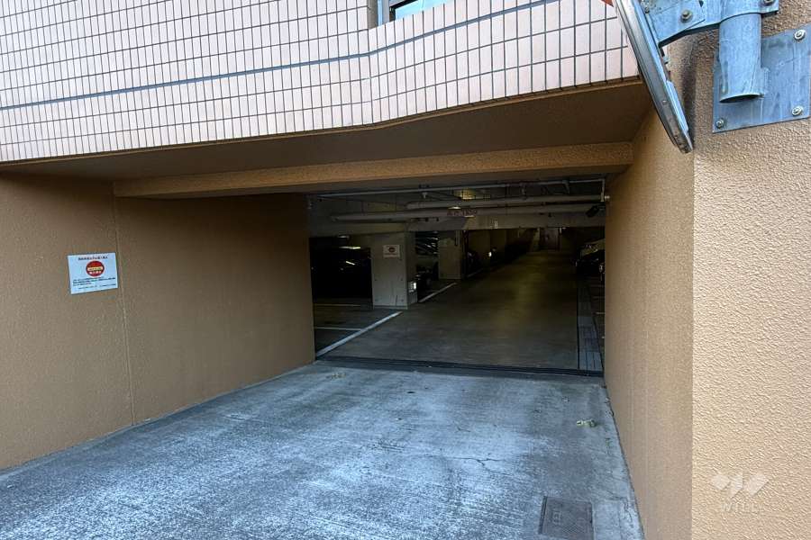 駐車場の出入り口