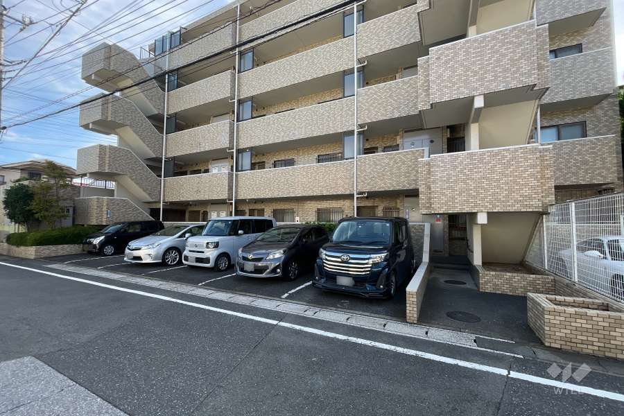 敷地内駐車場（屋外平面式）