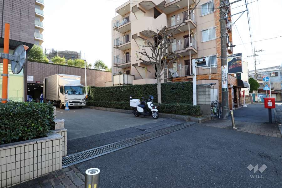 駐車場の出入り口