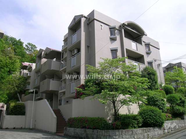 イーストアベニュー箕面おのはら７棟の外観（北西側から）